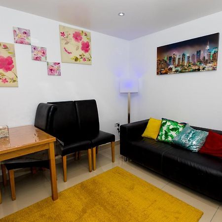 Comfortable Stay In Shirley, Solihull - Room 3 Kültér fotó