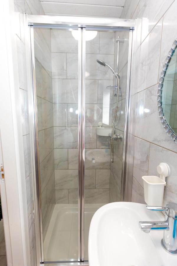 Comfortable Stay In Shirley, Solihull - Room 3 Kültér fotó